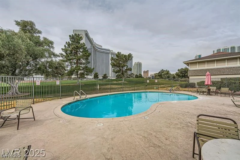 2843 Geary, Las Vegas, NV 89109