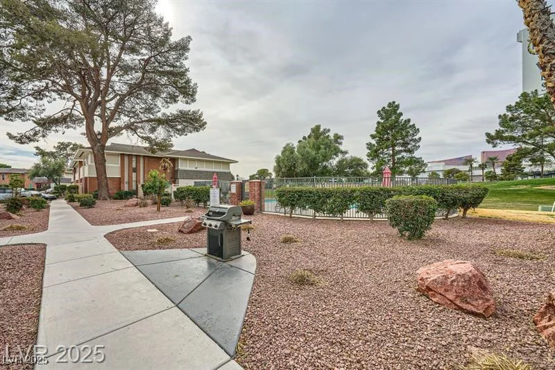 2843 Geary, Las Vegas, NV 89109