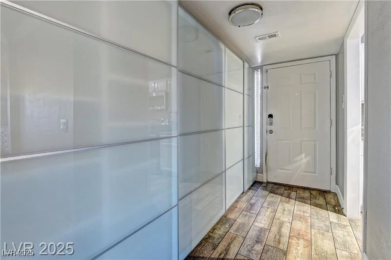2843 Geary, Las Vegas, NV 89109