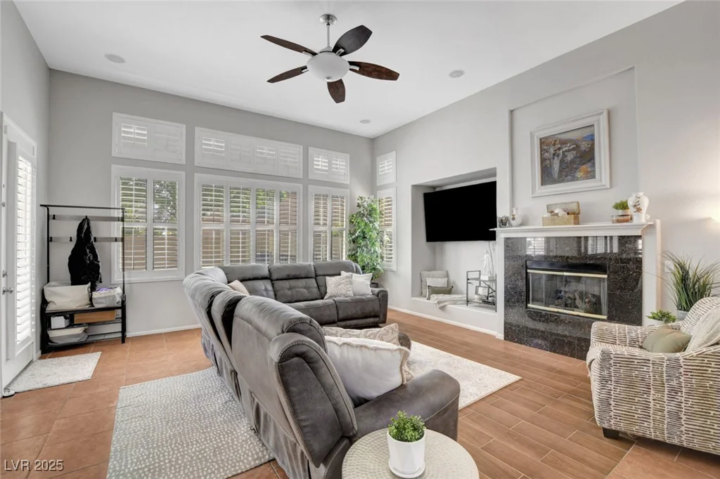 9413 Artesian Oak, Las Vegas, NV 89149