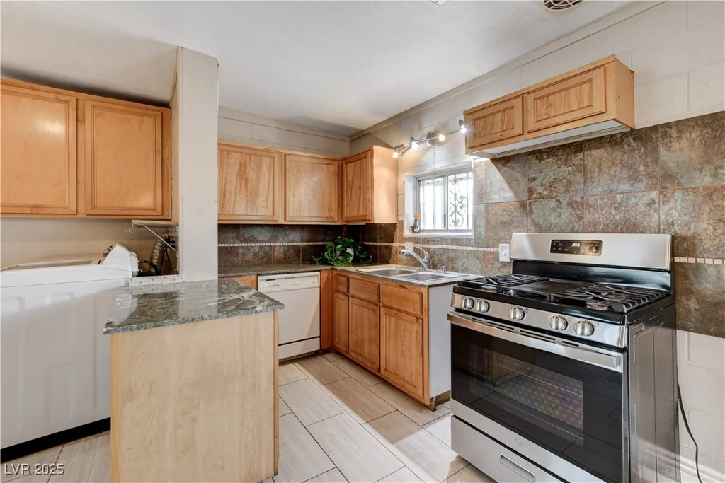 1600 Piper, North Las Vegas, NV 89030
