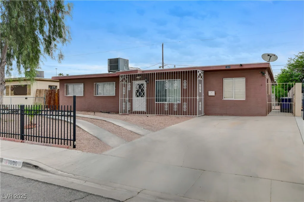 1600 Piper, North Las Vegas, NV 89030