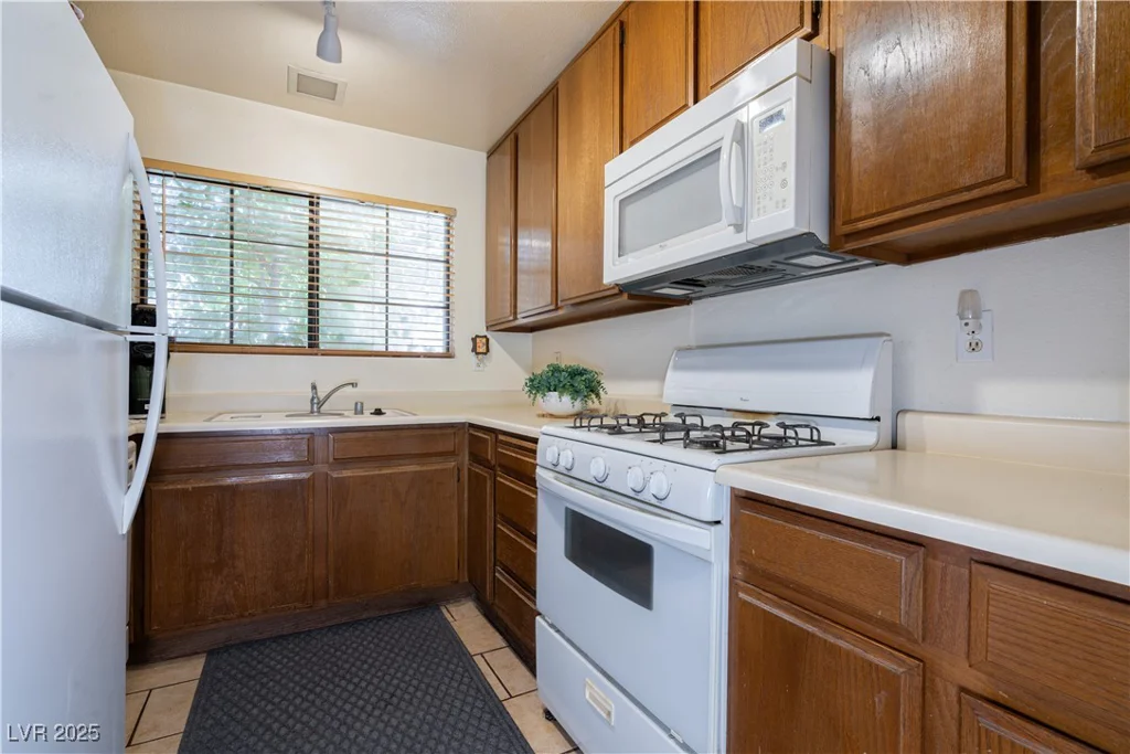4812 Farlington, Las Vegas, NV 89147