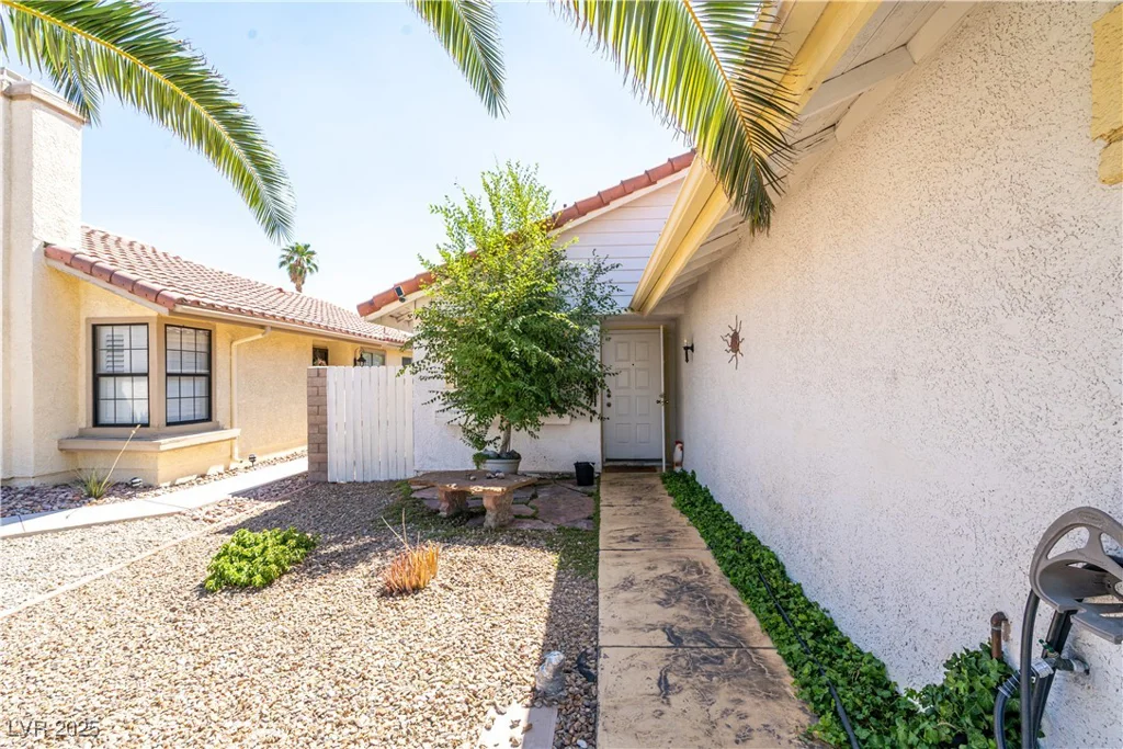 4812 Farlington, Las Vegas, NV 89147