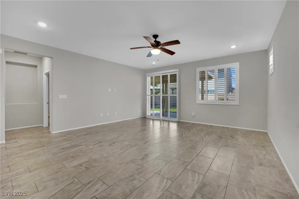 118 Scarlett View, North Las Vegas, NV 89031