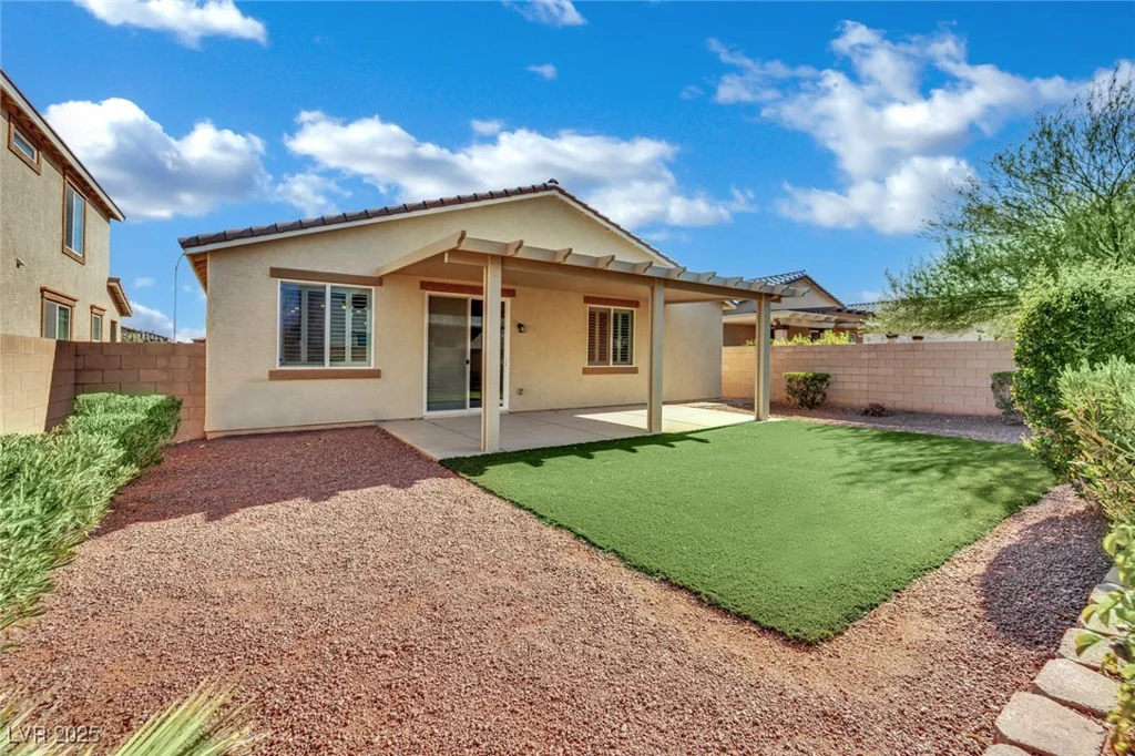 118 Scarlett View, North Las Vegas, NV 89031