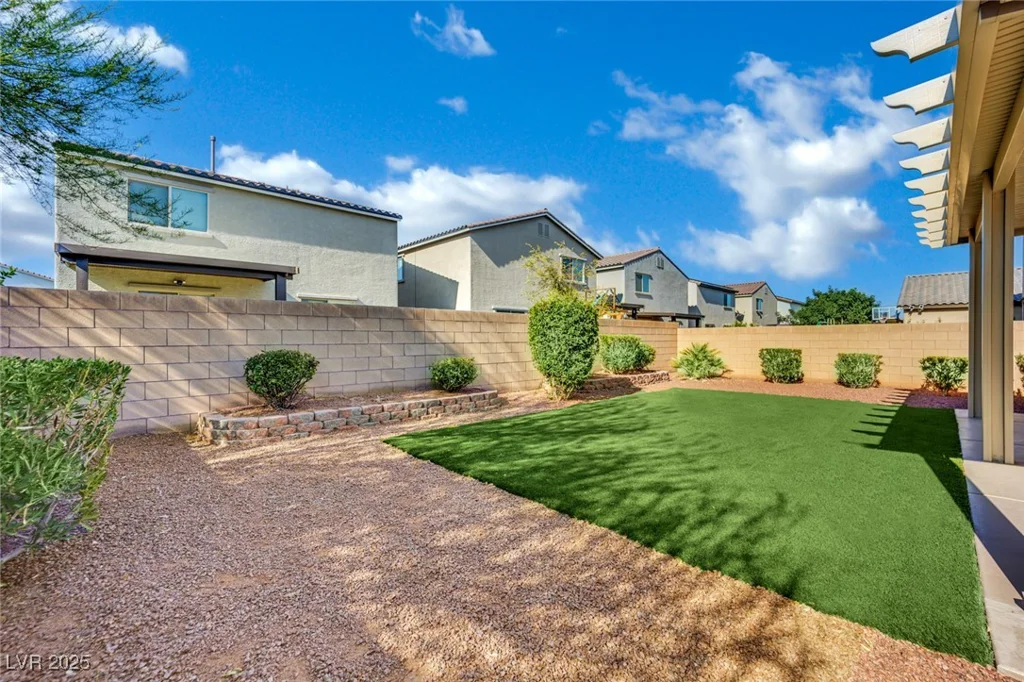 118 Scarlett View, North Las Vegas, NV 89031