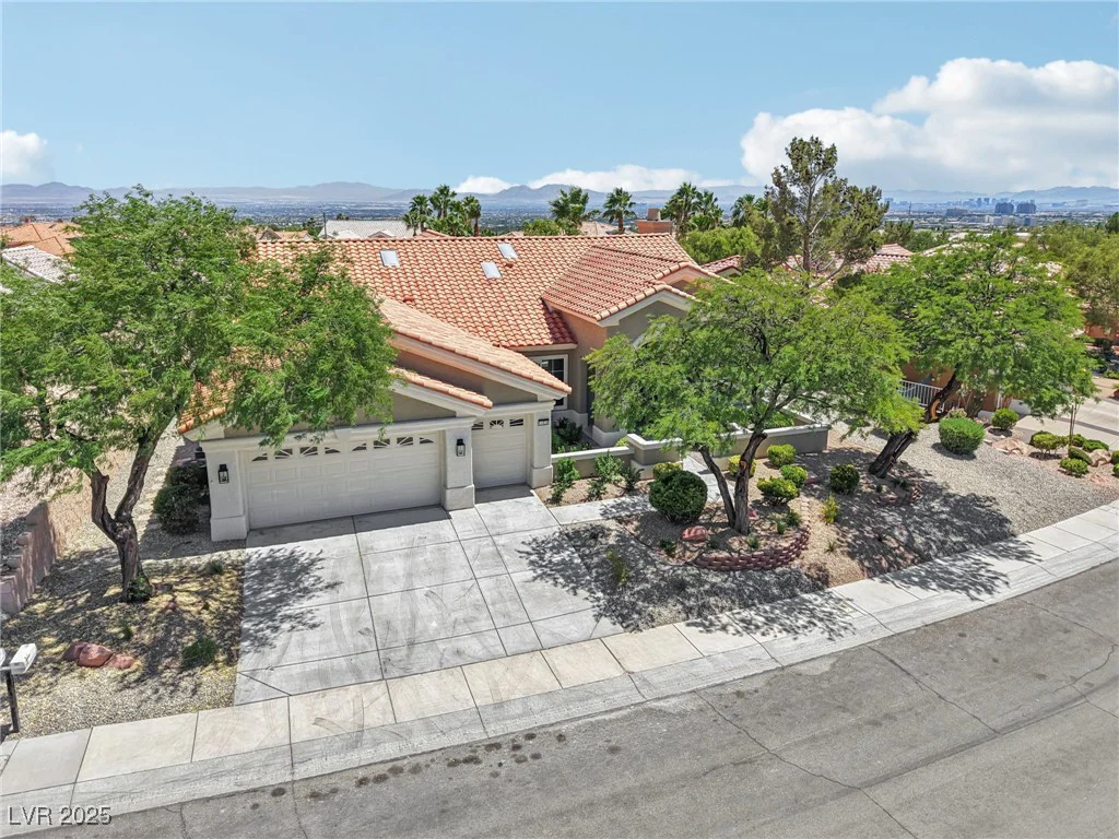 11028 Mission Lakes, Las Vegas, NV 89134