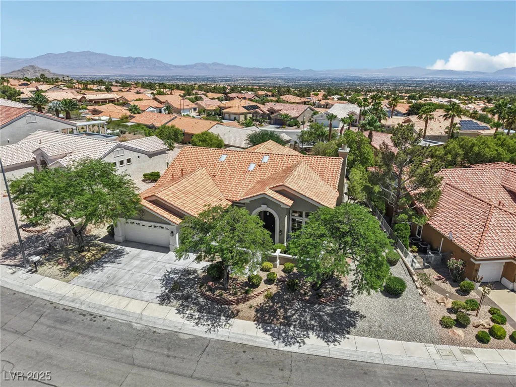 11028 Mission Lakes, Las Vegas, NV 89134