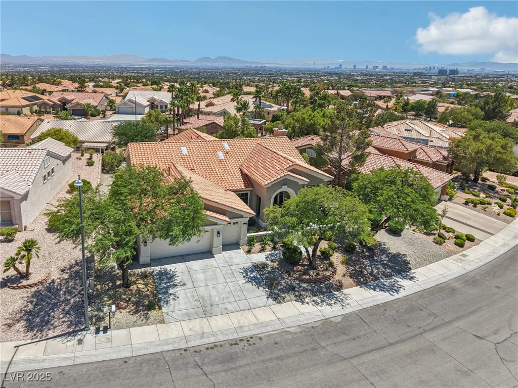 11028 Mission Lakes, Las Vegas, NV 89134