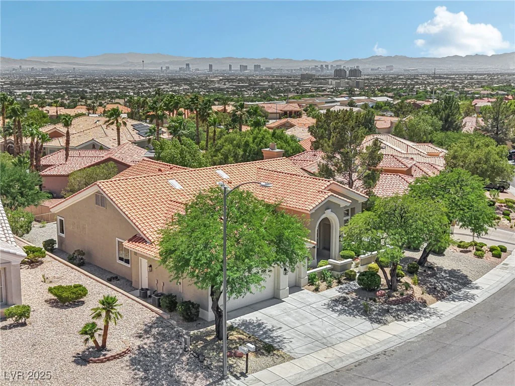 11028 Mission Lakes, Las Vegas, NV 89134