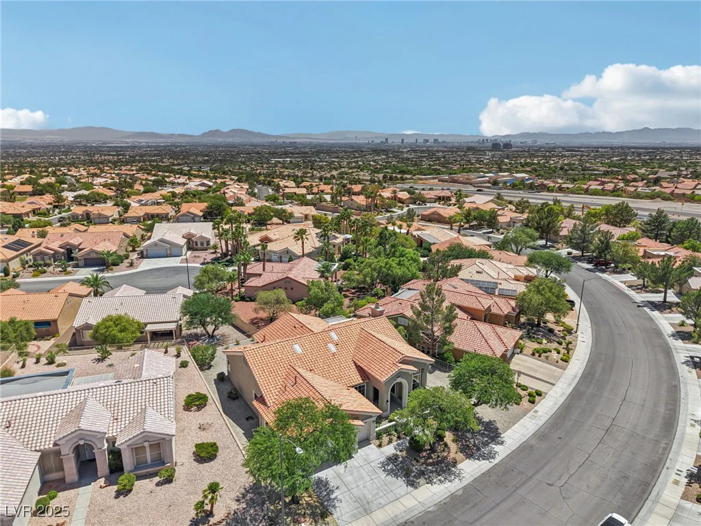 11028 Mission Lakes, Las Vegas, NV 89134