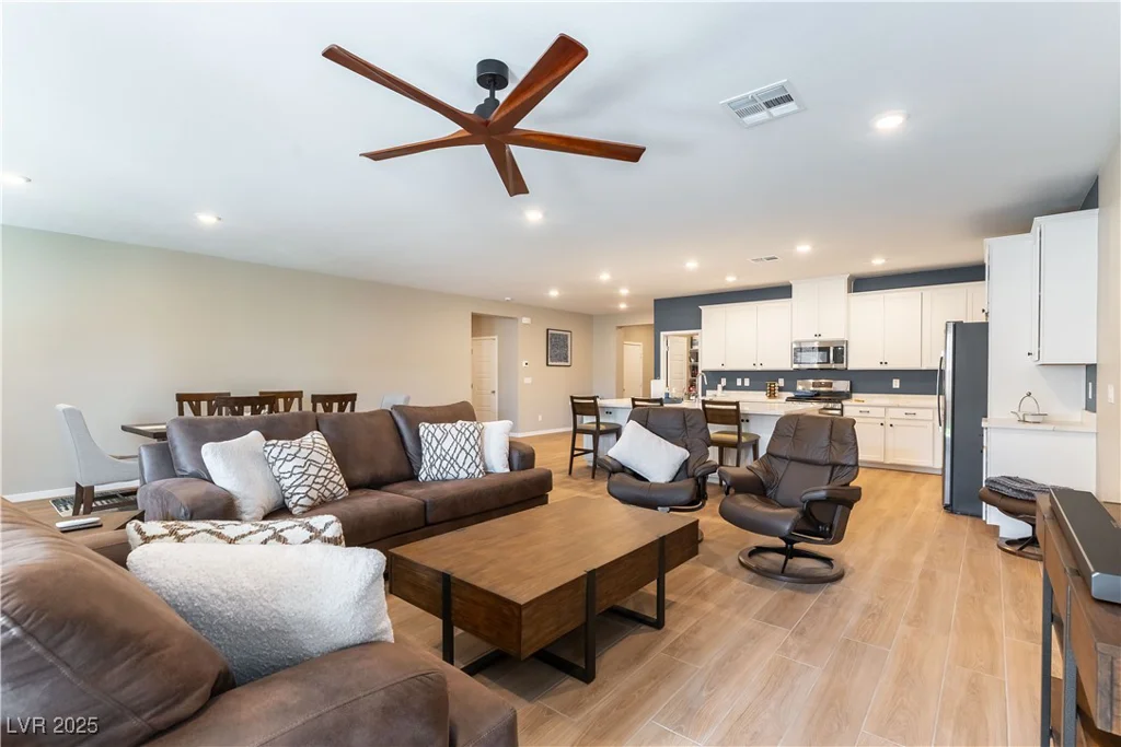 9727 Dune River, Las Vegas, NV 89178
