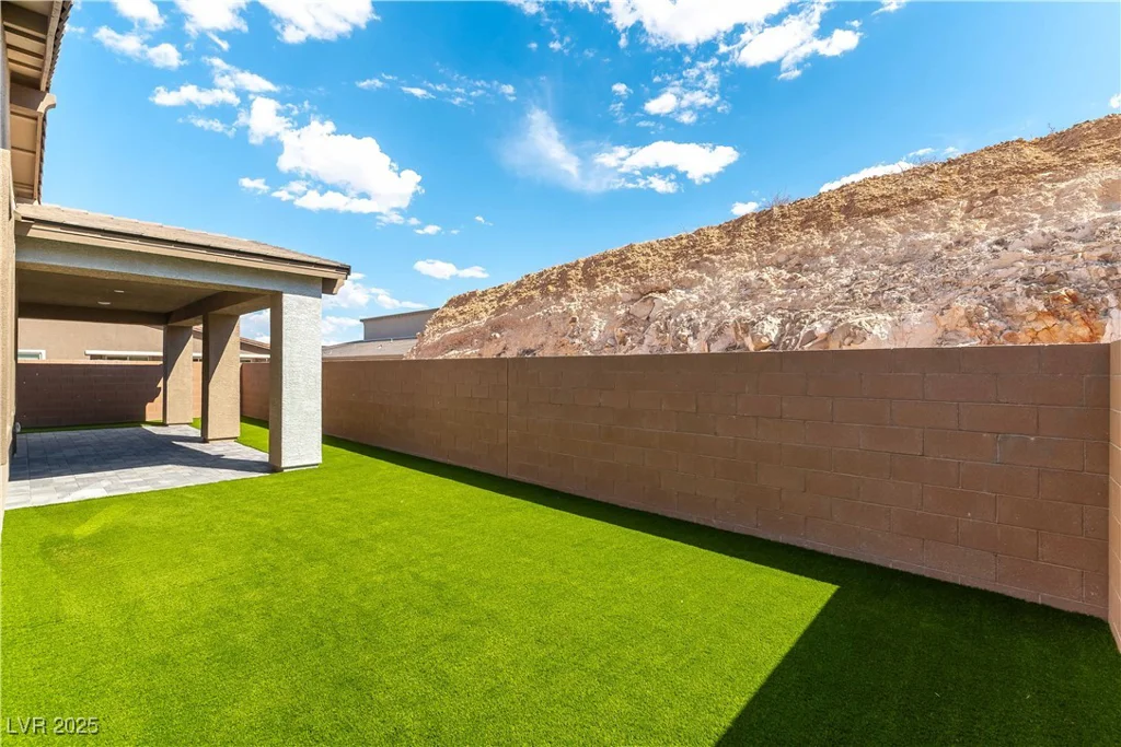 9727 Dune River, Las Vegas, NV 89178
