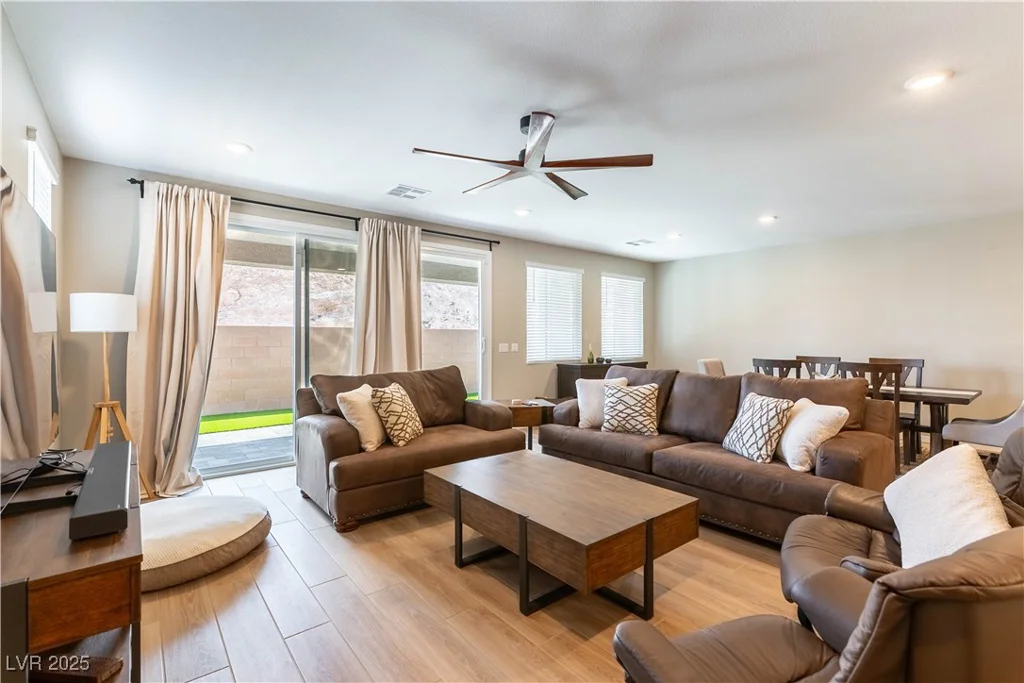 9727 Dune River, Las Vegas, NV 89178