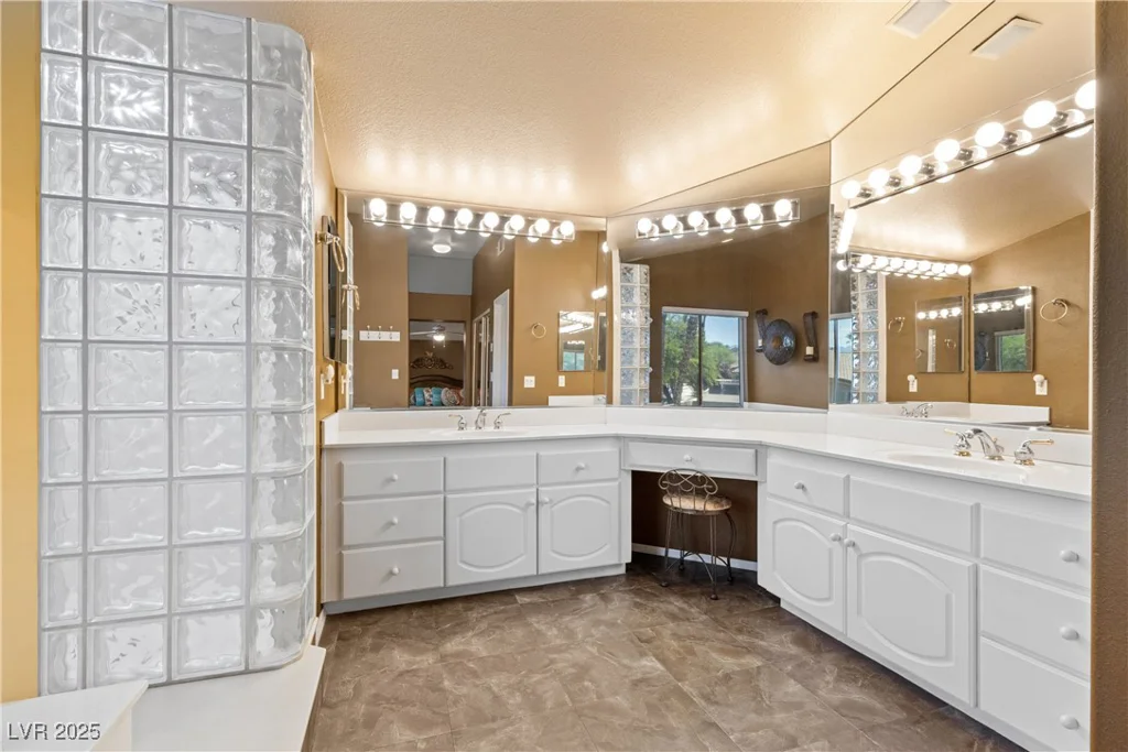 8448 Desert Quail, Las Vegas, NV 89128