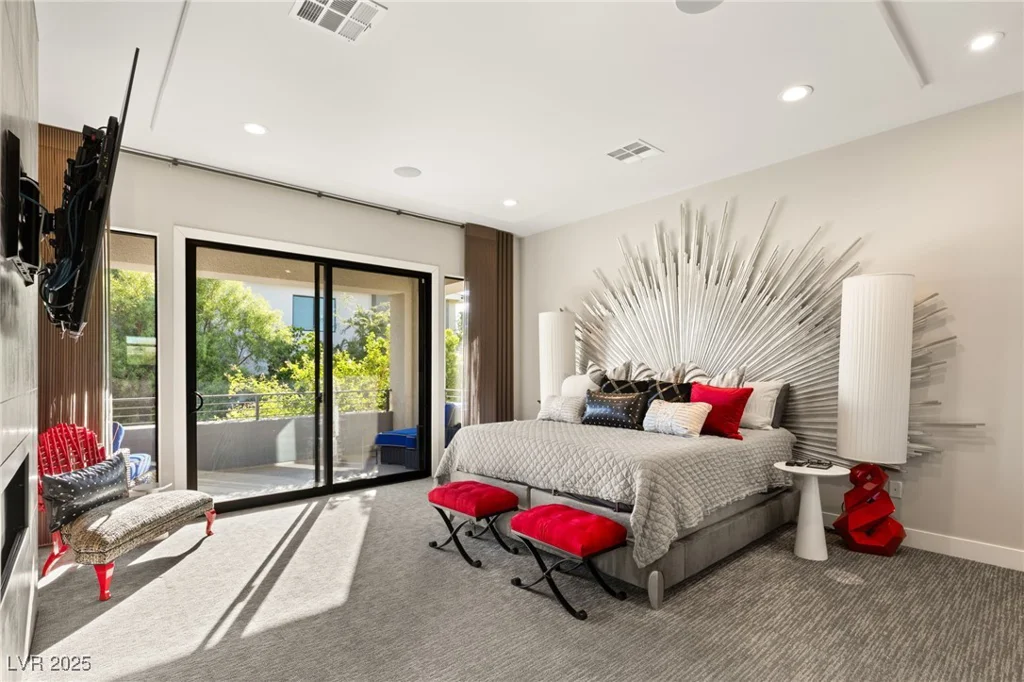 43 Grey Feather, Las Vegas, NV 89135