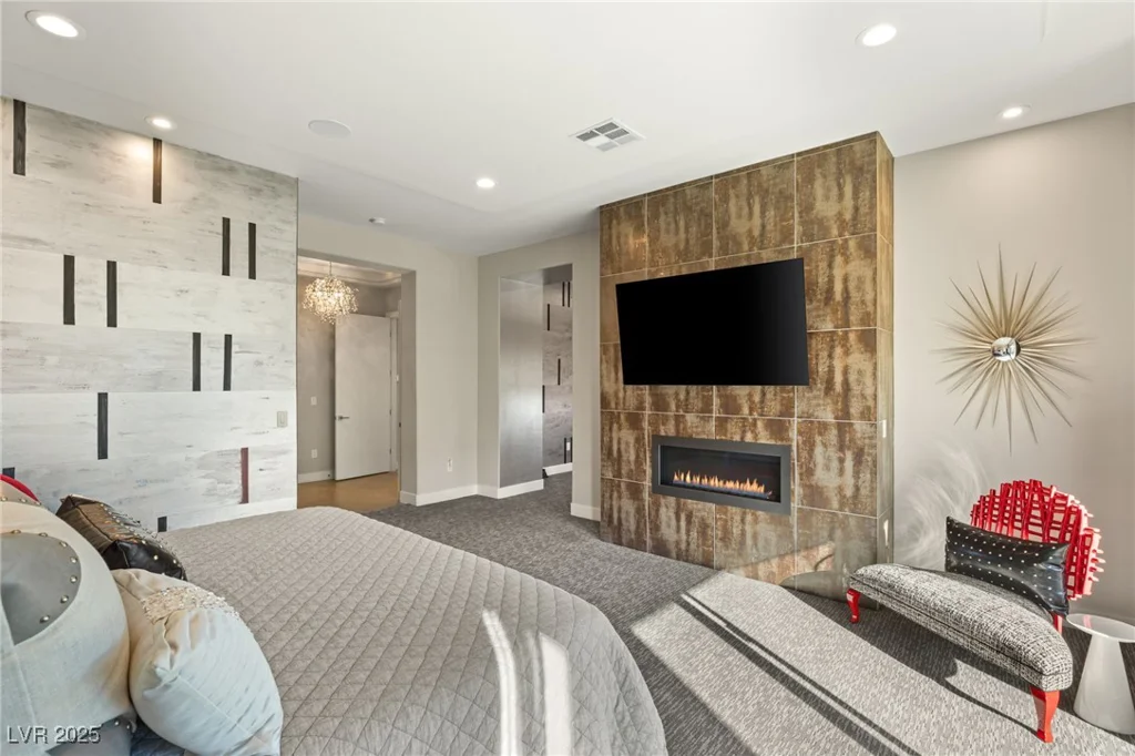 43 Grey Feather, Las Vegas, NV 89135