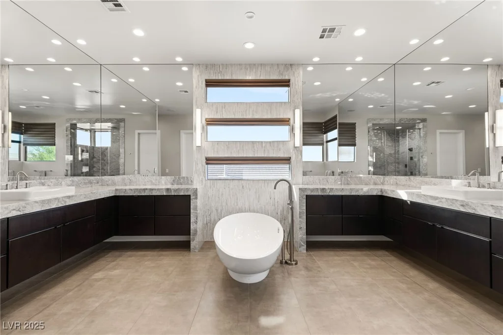 43 Grey Feather, Las Vegas, NV 89135