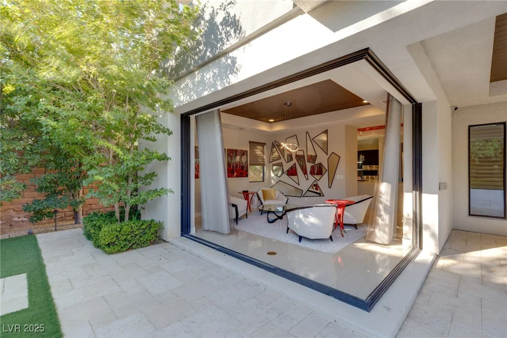 43 Grey Feather, Las Vegas, NV 89135