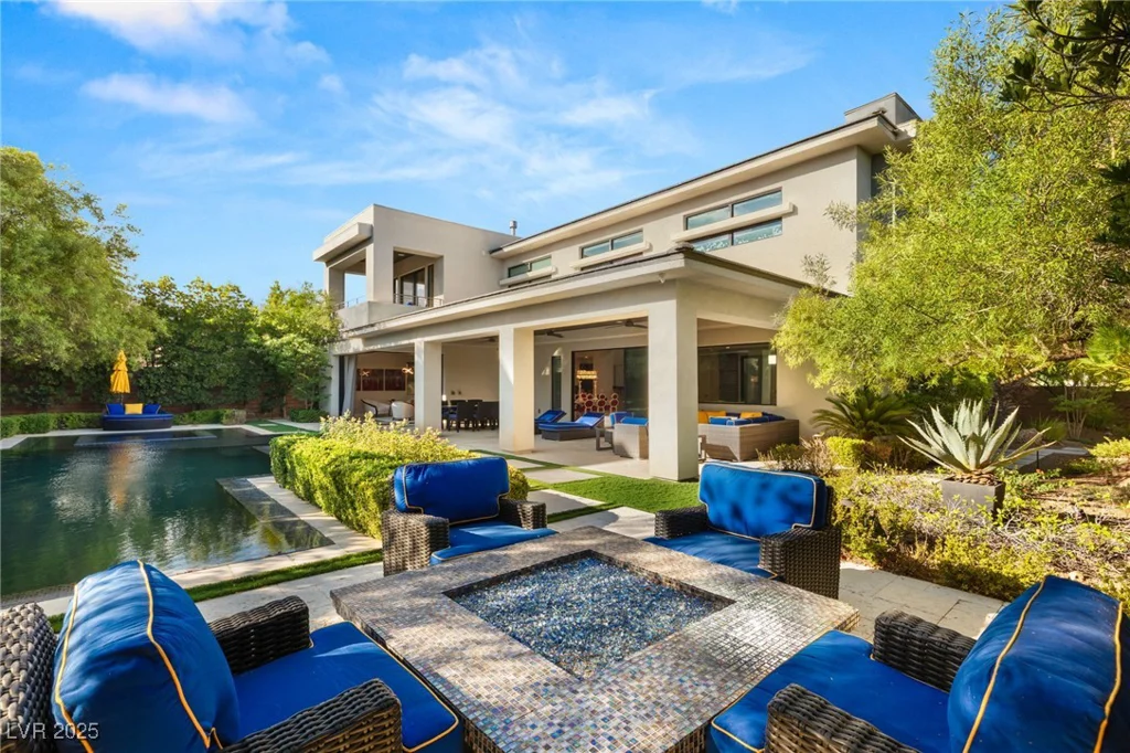 43 Grey Feather, Las Vegas, NV 89135