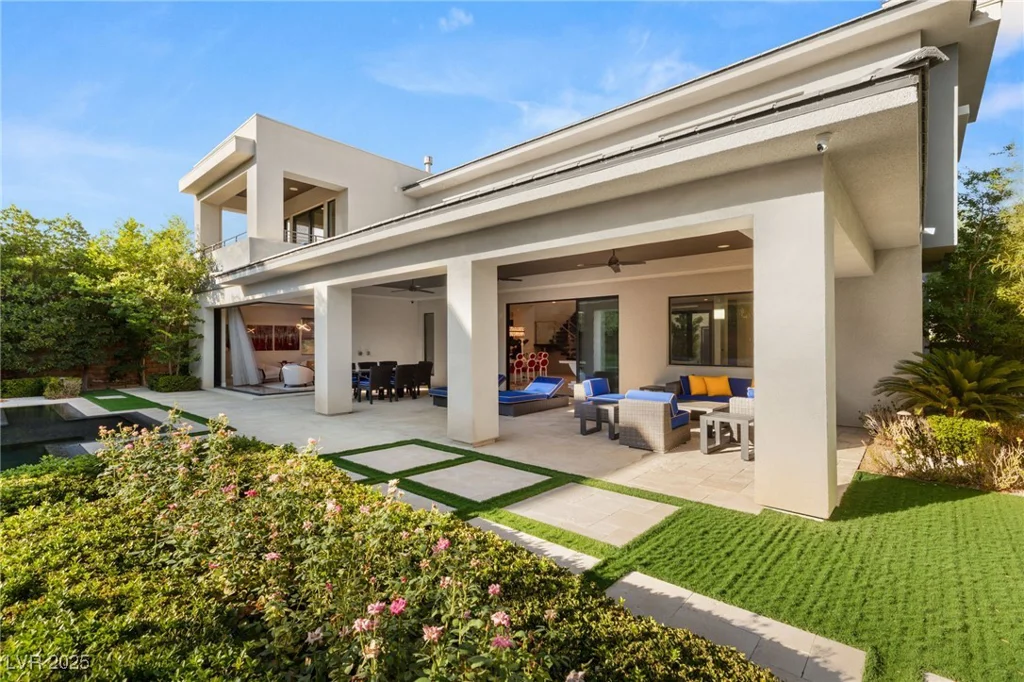 43 Grey Feather, Las Vegas, NV 89135