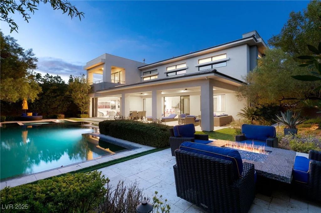 43 Grey Feather, Las Vegas, NV 89135