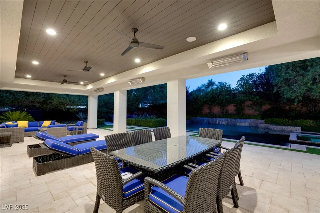 43 Grey Feather, Las Vegas, NV 89135