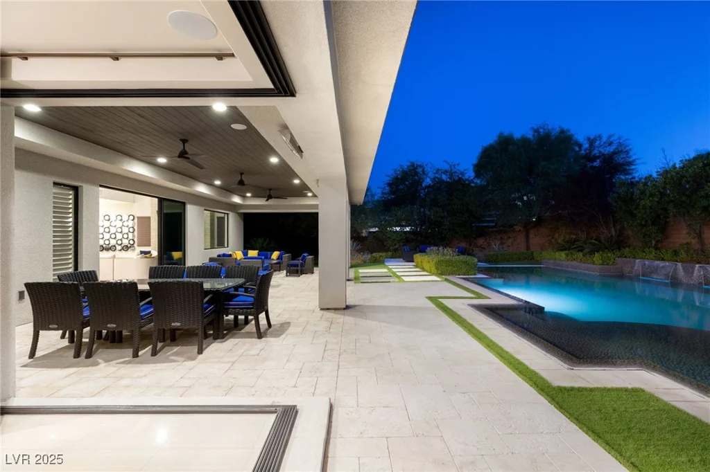 43 Grey Feather, Las Vegas, NV 89135