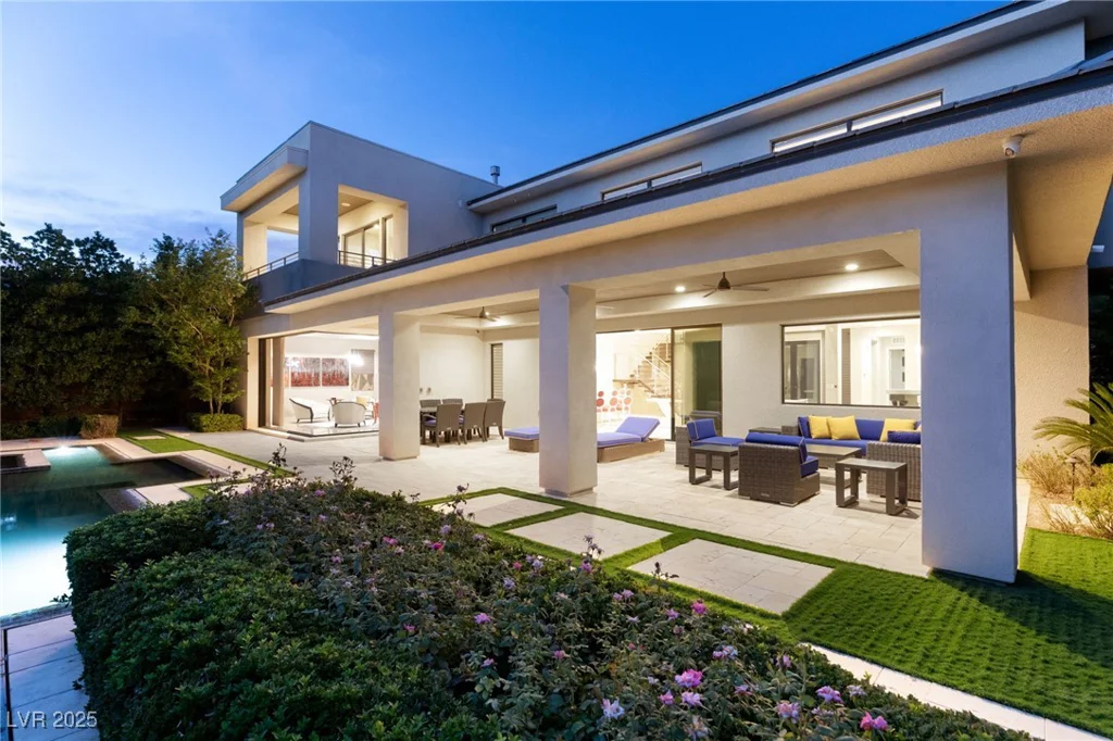 43 Grey Feather, Las Vegas, NV 89135