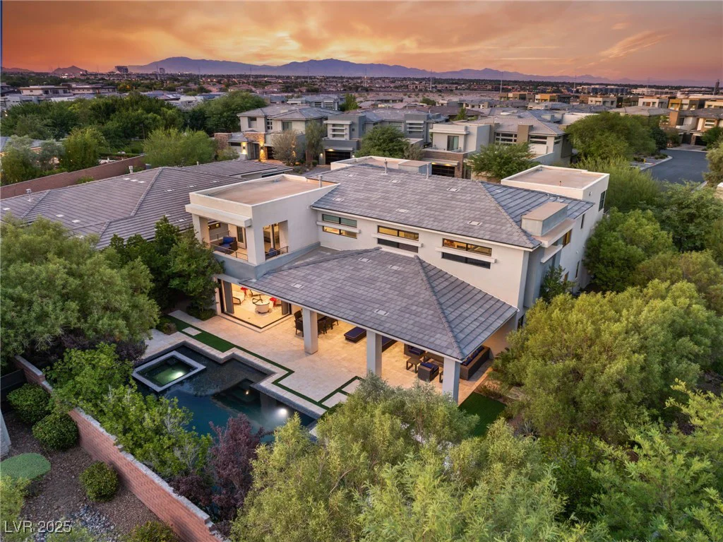 43 Grey Feather, Las Vegas, NV 89135