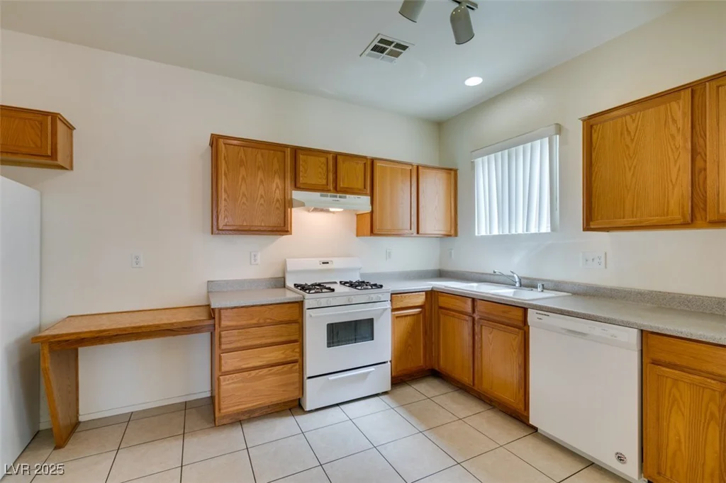 3735 Kit Fox, Las Vegas, NV 89122