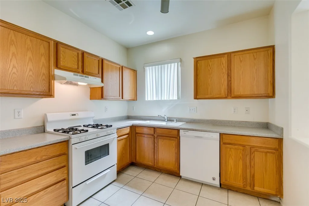 3735 Kit Fox, Las Vegas, NV 89122