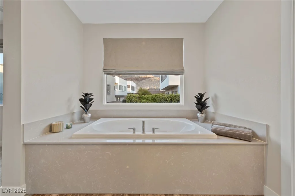 845 Loch Katrine, Henderson, NV 89012