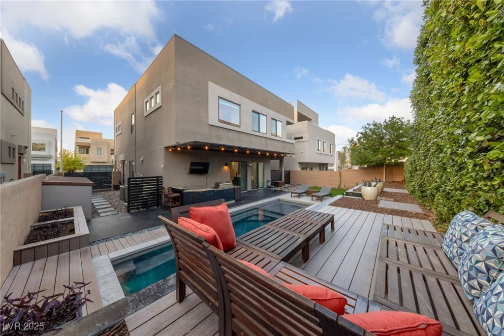 845 Loch Katrine, Henderson, NV 89012