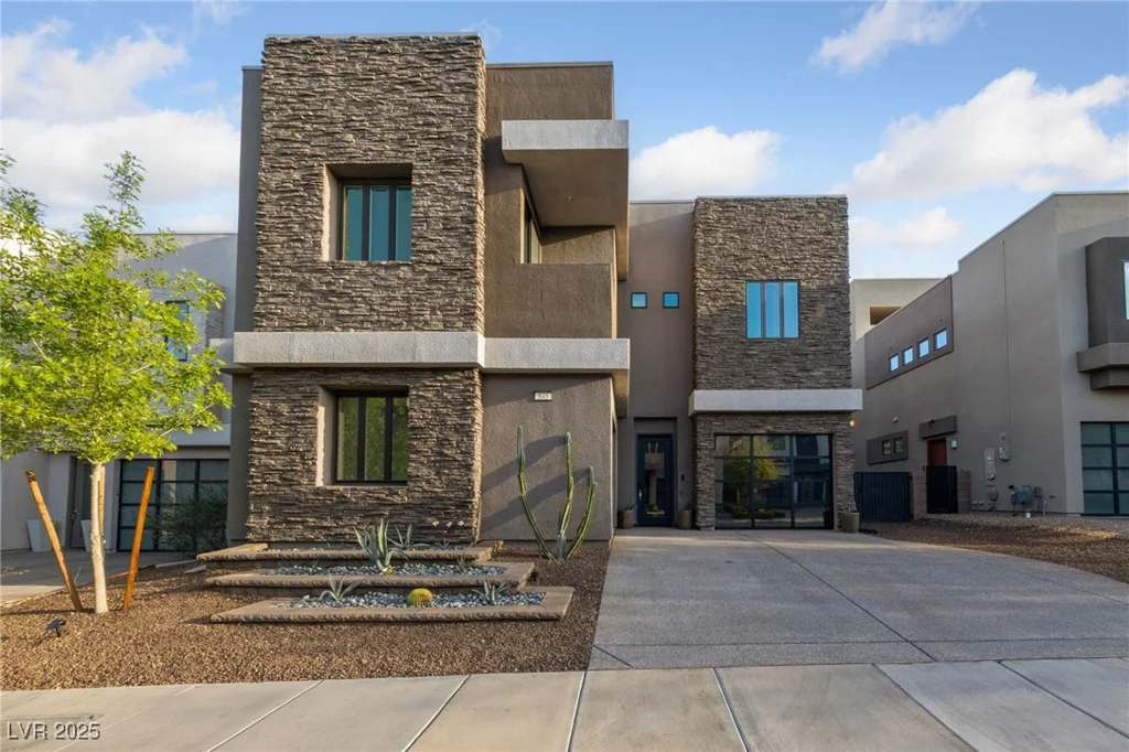 845 Loch Katrine, Henderson, NV 89012