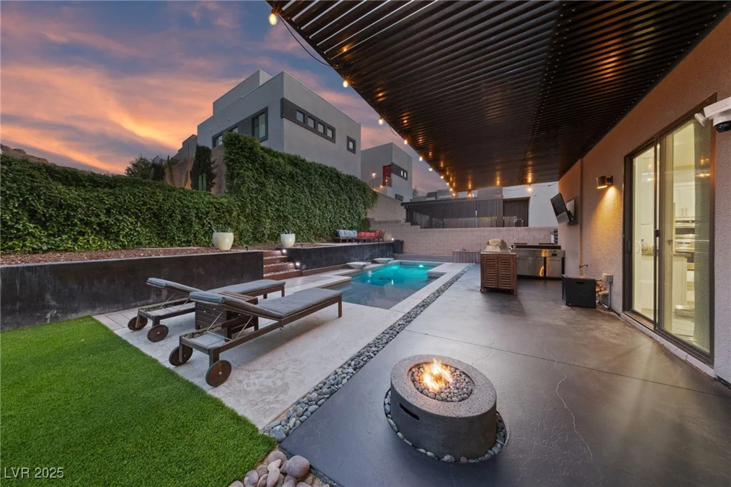 845 Loch Katrine, Henderson, NV 89012