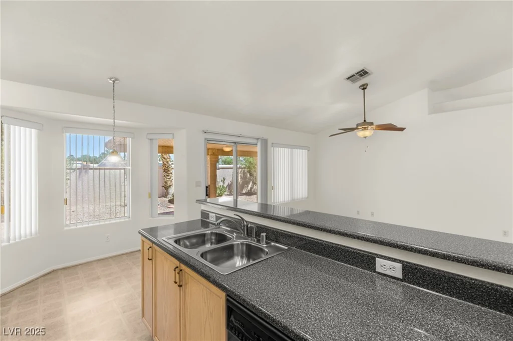 7220 Robins Roost, Las Vegas, NV 89131
