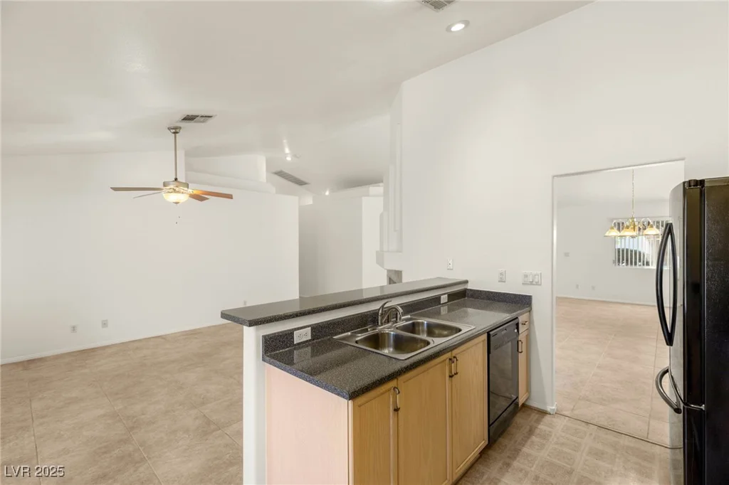 7220 Robins Roost, Las Vegas, NV 89131