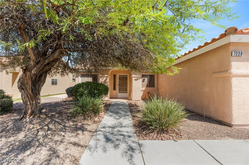 7220 Robins Roost, Las Vegas, NV 89131