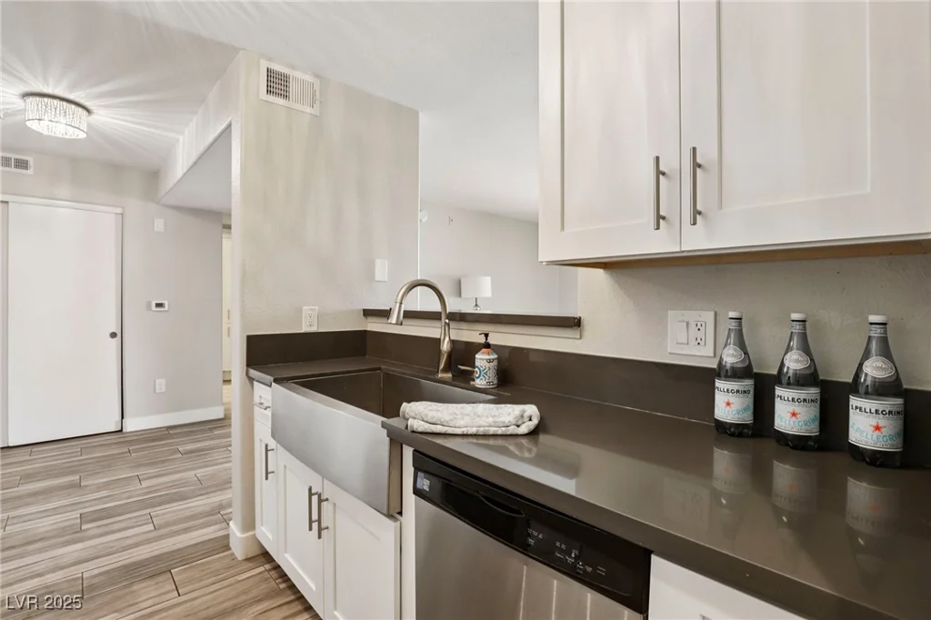 950 Seven Hills, Henderson, NV 89052