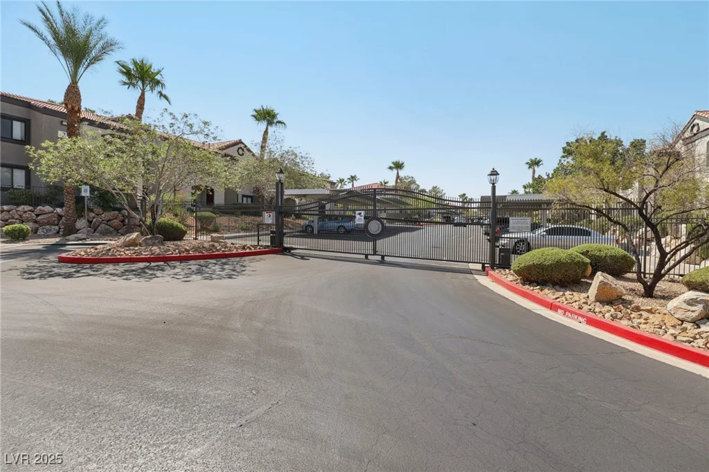950 Seven Hills, Henderson, NV 89052