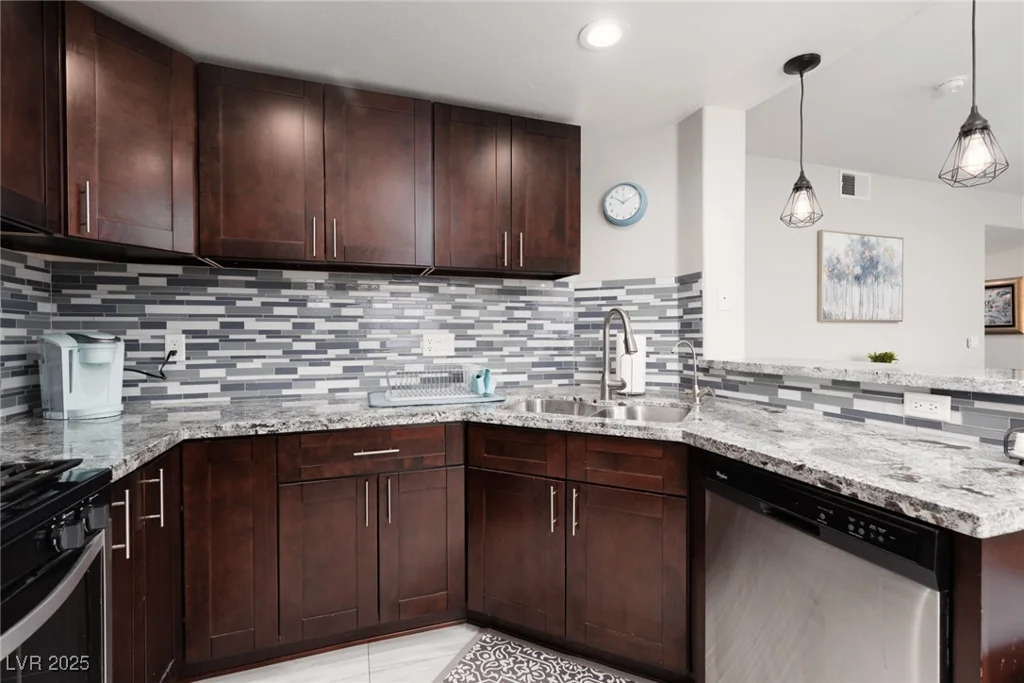 10809 Garden Mist, Las Vegas, NV 89135