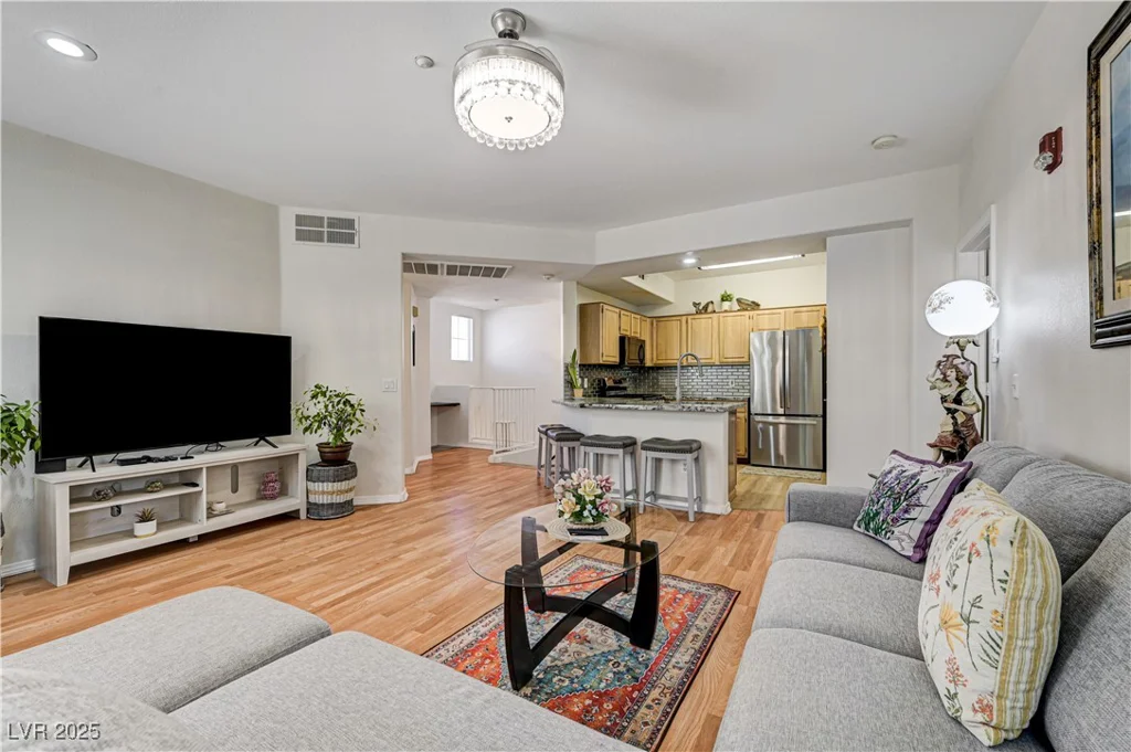 5855 Valley, North Las Vegas, NV 89031