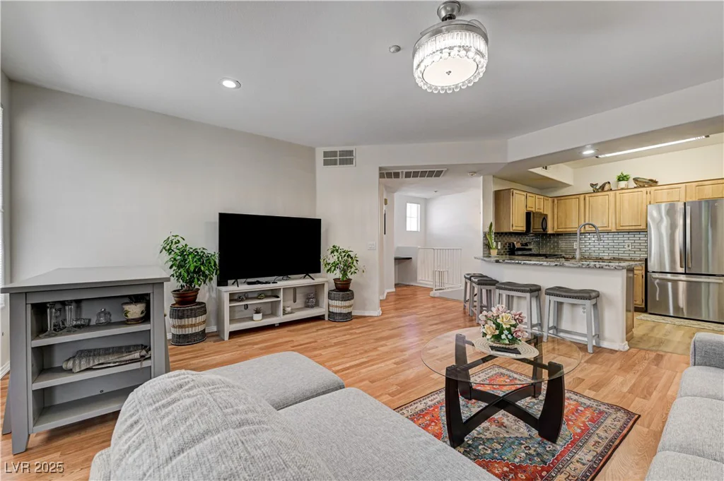5855 Valley, North Las Vegas, NV 89031