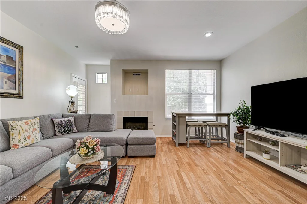 5855 Valley, North Las Vegas, NV 89031