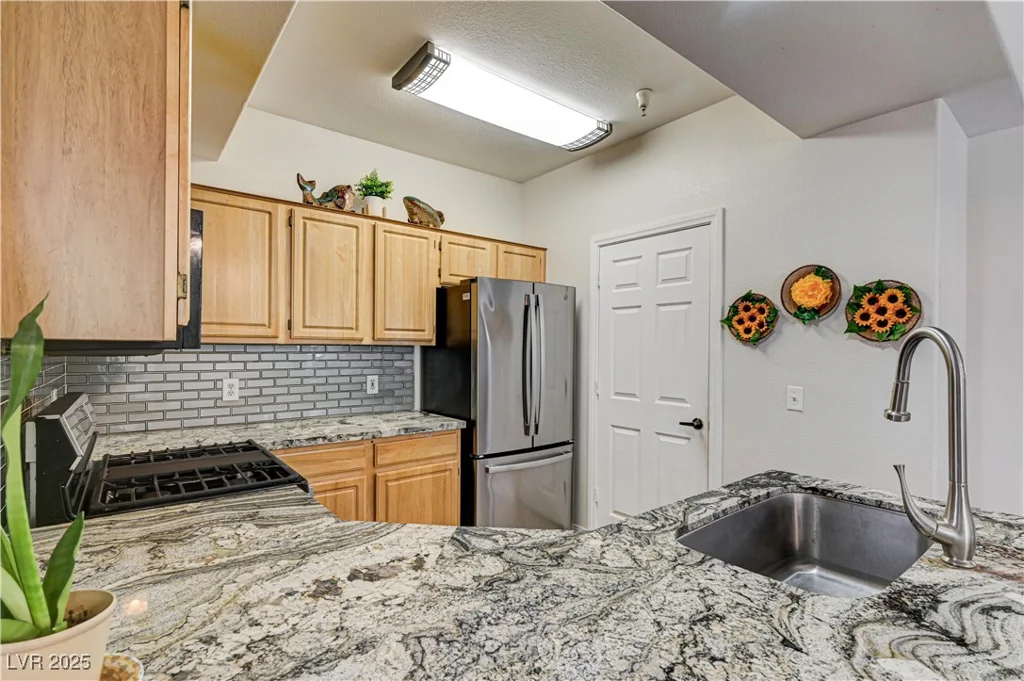 5855 Valley, North Las Vegas, NV 89031