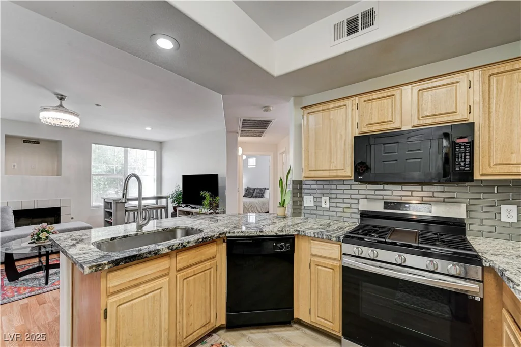 5855 Valley, North Las Vegas, NV 89031