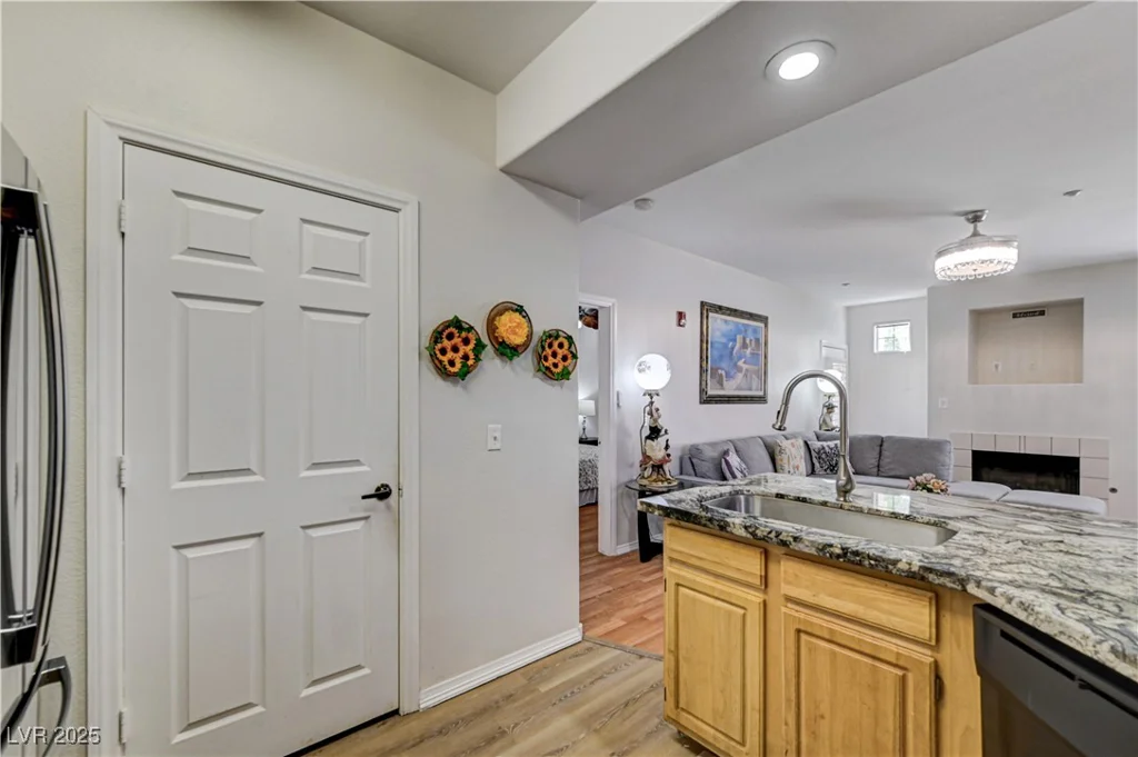 5855 Valley, North Las Vegas, NV 89031