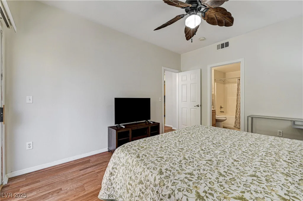 5855 Valley, North Las Vegas, NV 89031